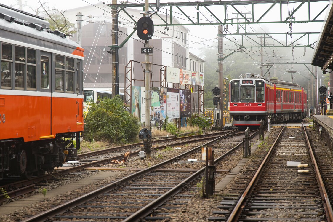 Un tren llegando a la estación Gōra en una prueba el 16 de julio de 2020.