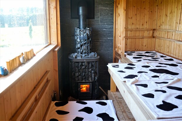 Le « Milk sauna » est le fleuron de l’offre touristique, avec une vue propre au Hokkaidô. (© Ukita Yasuyuki)