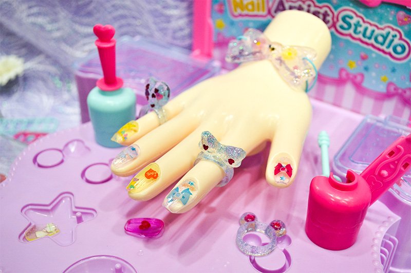 Puni Gel Nail Artist Studio, de Segatoys. Un juguete de manicura en el que se pueden crear distintos modelos de uñas de gel.