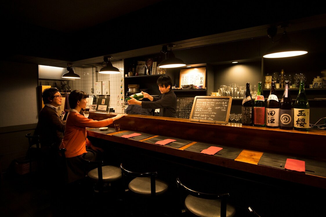 At MiwaMiya in Tokyo’s Asagaya neighborhood, premium sake is paired with bistro-inspired dishes and served in vessels carefully chosen to bring out the special qualities of each selection.