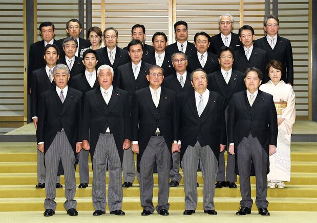 石破内閣発足(時事)