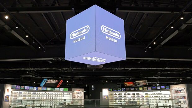 The display floor exhibits software from through the company’s history. (© Nintendo)