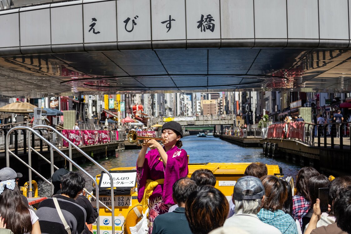 遇上活动日，观光船上还会举行小号现场演奏