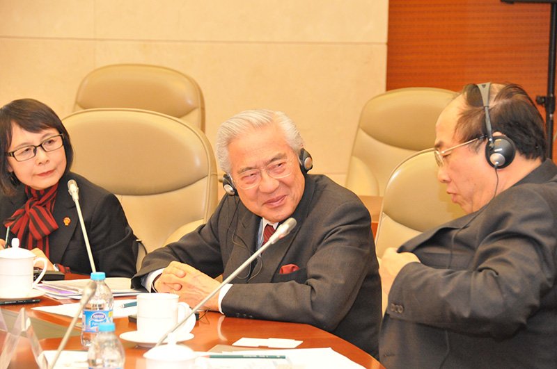 左起，王敏氏、小仓和夫氏、赵启正氏