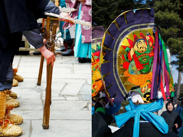 (Gauche) Des bâtons en bois sertis d’anneaux en métal sont secoués pour faire du bruit. (Droite) Les couvre-chefs en forme de tête de cheval sont décorés de motifs auspicieux comme, par exemple, les divinités de la prospérité, Ebisu et Daikoku. (© Haga Library)
