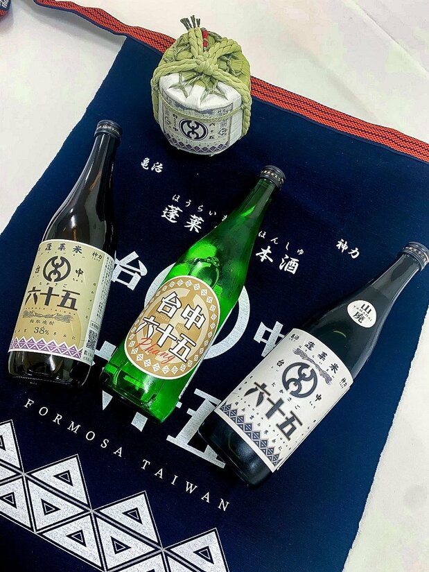 由蓬萊米台中六十五號釀造而成的「台中六十五」系列(筆者攝影)