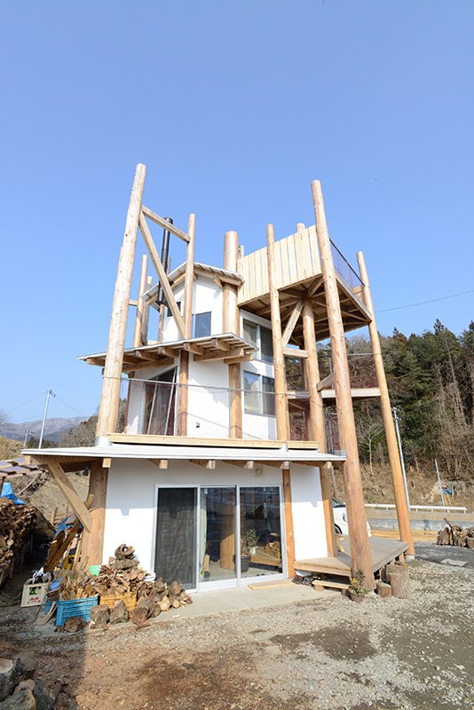 世界的に有名な建築家の伊東豊雄氏と若手建築家らが設計、建設した陸前高田の「みんなの家」。2012年8月にイタリアで開催されたベネチア・ビエンナーレ国際建築展で最優秀賞の金獅子賞を受賞している。