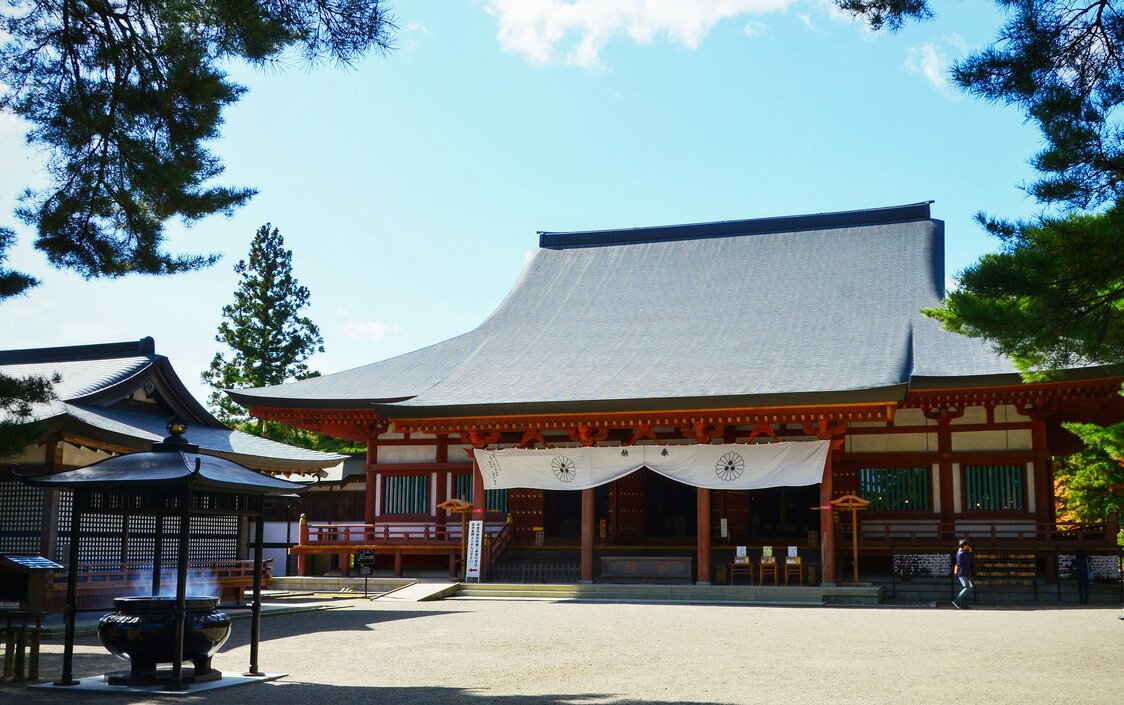 The temple’s Main Hall, reconstructed in 1989 in the style of the Heian period (794–1185).
