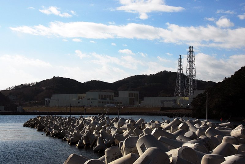 女川原子力発電所は80センチの差で津波の直撃から逃れた。
