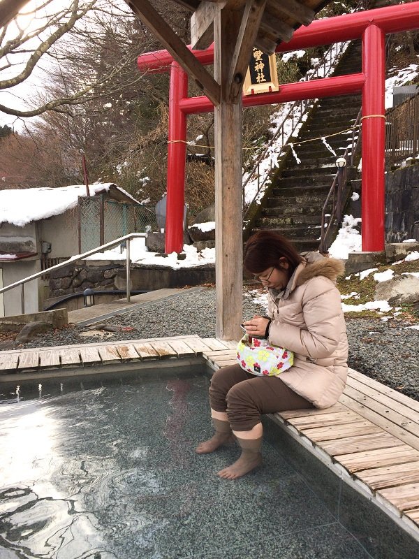 土湯溫泉的足湯區（攝影：野島剛）