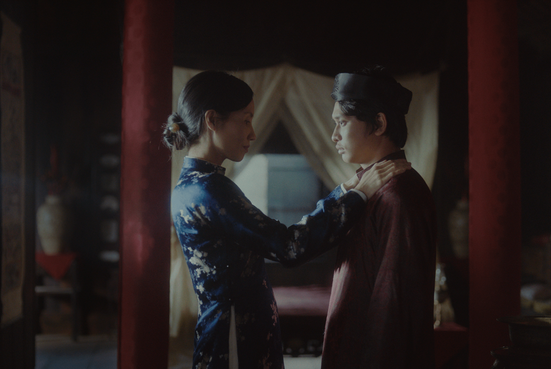第一夫人と長男のソン（右）　© copyright Mayfair Pictures.