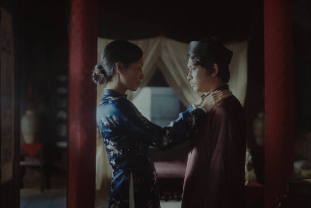 第一夫人と長男のソン(右) © copyright Mayfair Pictures.