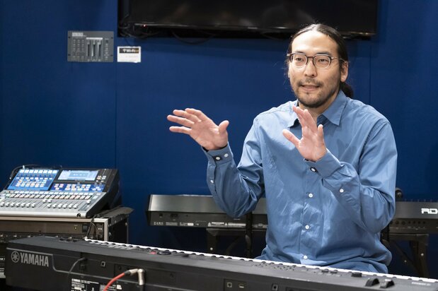 横山裕章氏　撮影：上平庸文