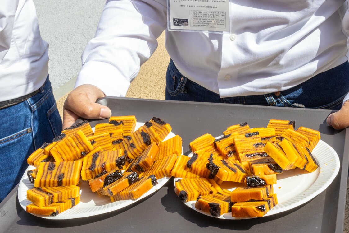Traditional Indonesian cakes. (© Nippon.com)