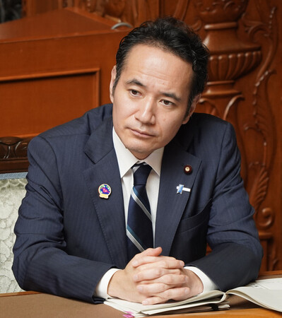 日本農林水產大臣簗和生9日下午出席國會參議院全體會議
