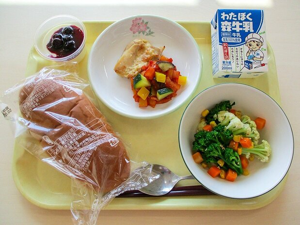 イタリアの食文化を学ぶために提供された学校給食のメニュー(学校給食歴史館提供)