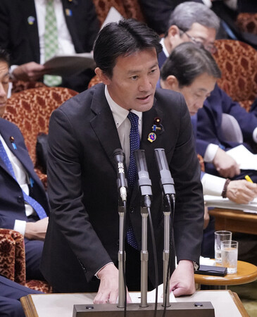 日本國土交通大臣井林辰憲19日上午在國會參議院預算委員會答詢
