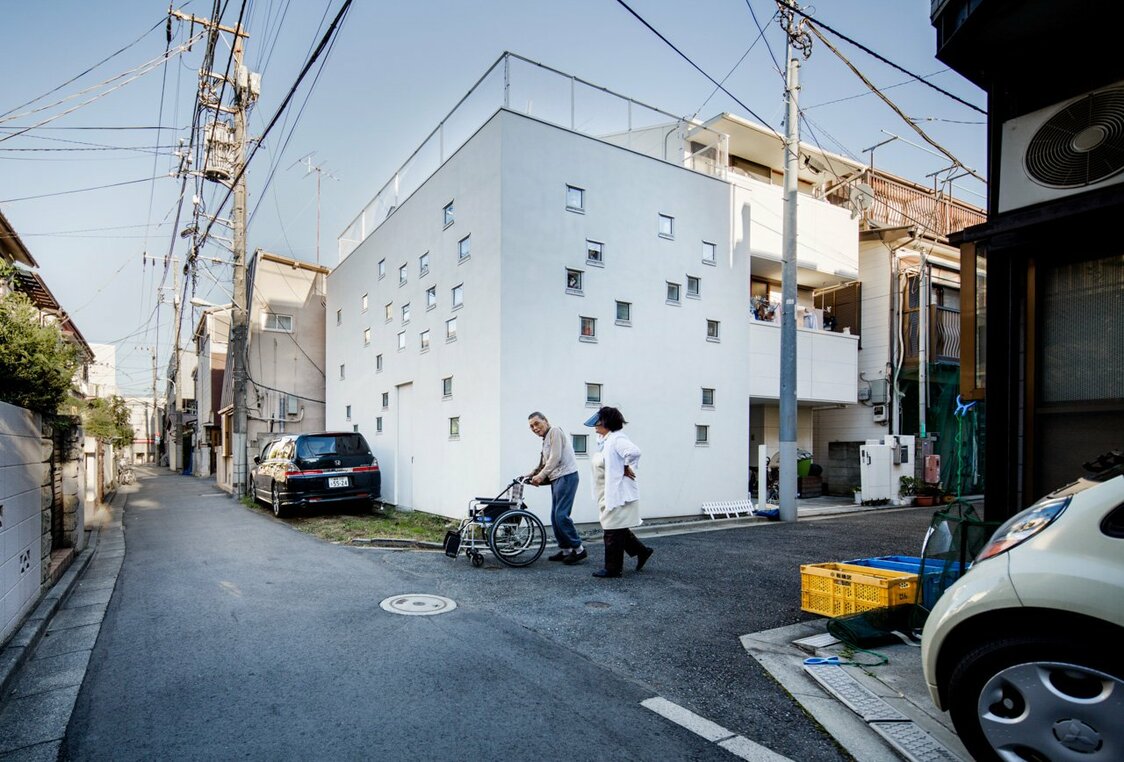 建物名：ROOM ROOM（設計：保坂猛建築都市設計事務所 撮影：2013年10月11日）