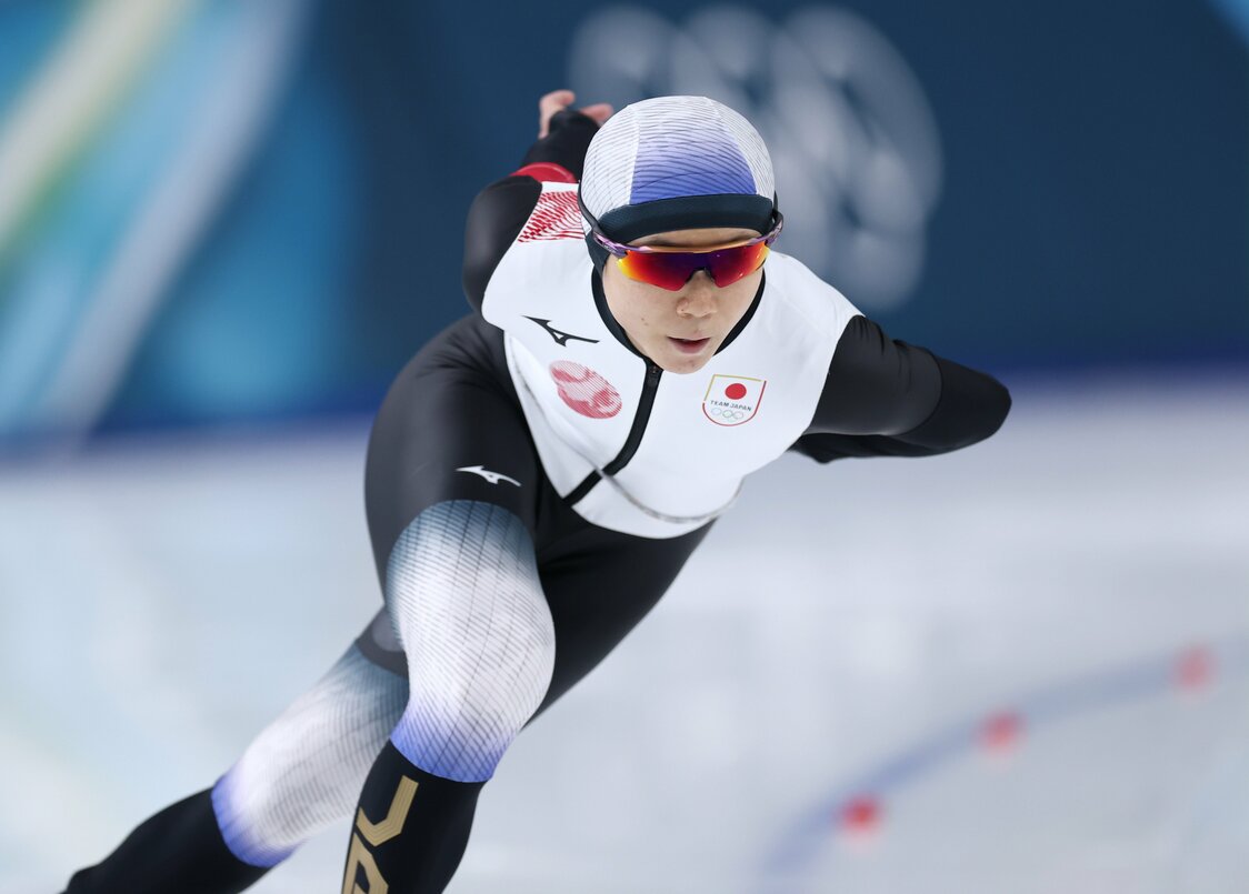 ミラノ・コルティナ五輪のスピードスケート女子1500メートルで滑走する高木美帆＝2026年2月20日、イタリア・ミラノ郊外（時事）