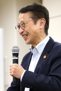 「介護は独りでは無理。誰かの助けが必要」と三橋さんは訴える(撮影:持田譲二)