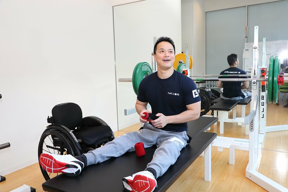 Nishizaki trains at Nomura’s Tokyo headquarters. The firm installed a bench press at its Tokyo and Osaka offices.