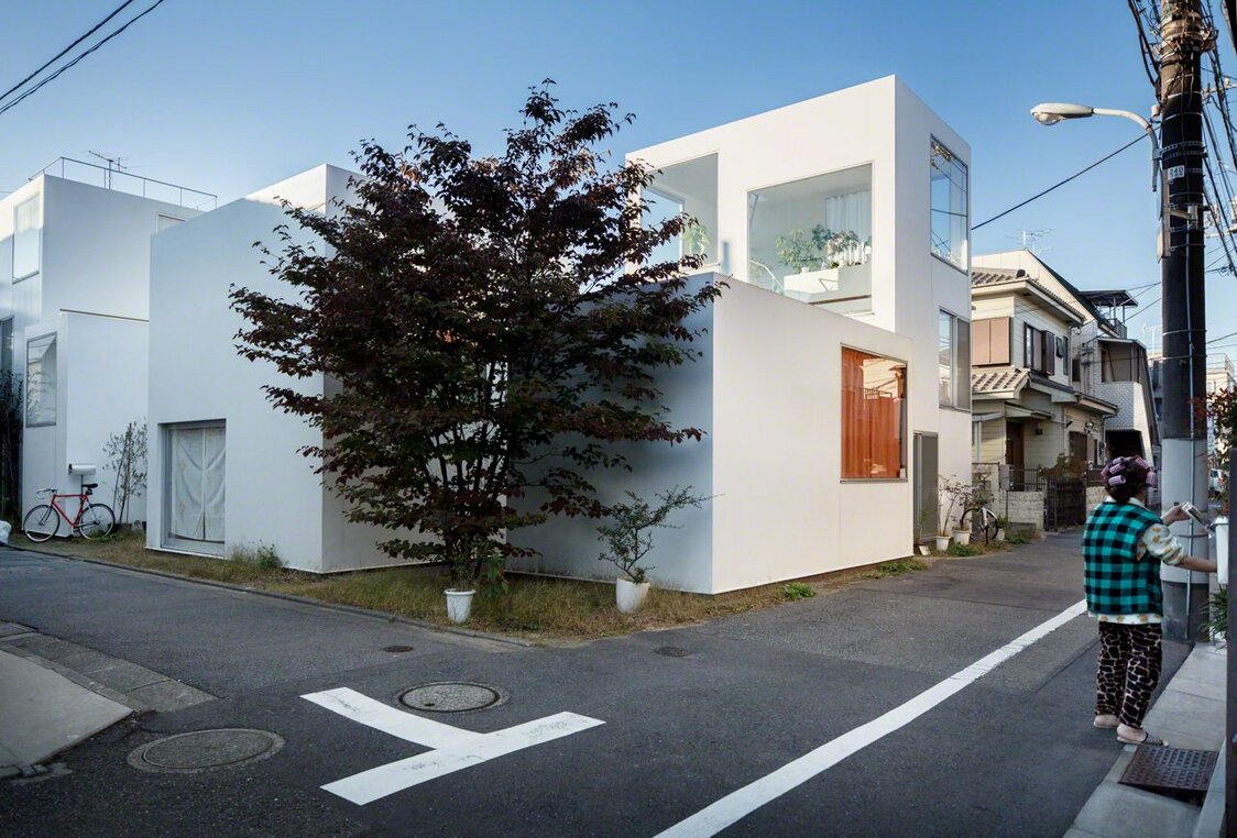 建物名：森山邸（設計：西沢立衛建築設計事務所 撮影：2010年11月11日）