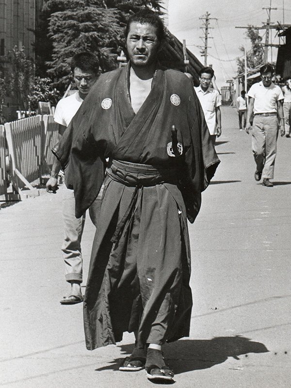 『用心棒』（1961年）撮影中の東宝スタジオにて。