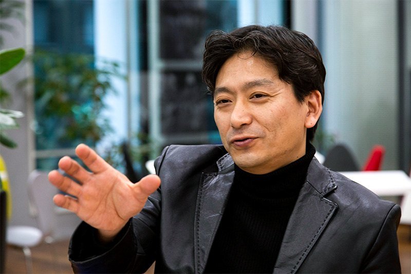A Nighttime Banana’s Insights into Disability: Nonfiction Author Watanabe Kazufumi