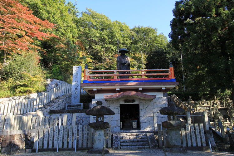 ここはヤバい異界の入り口か！　香川県・小豆島で体験するアートと祈祷の旅