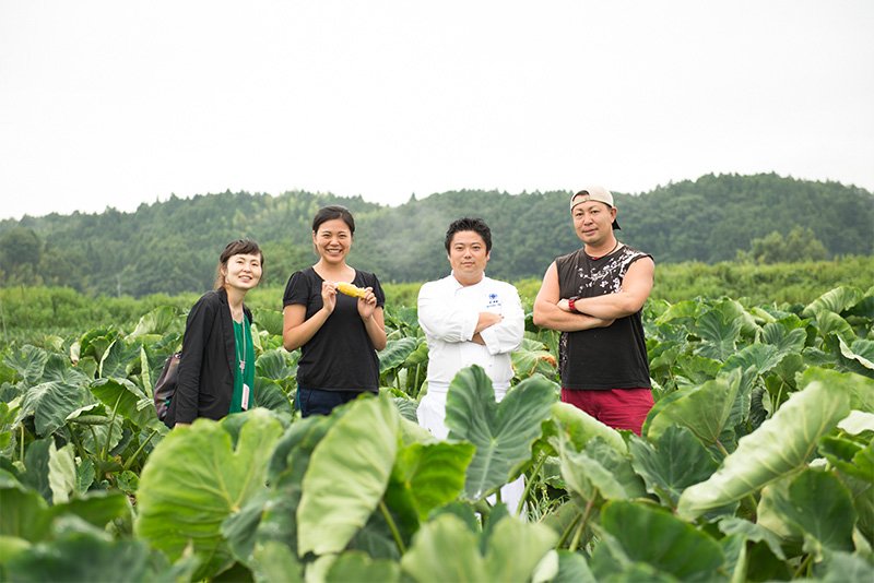 大学生やボランティアの見学が絶えない白石ファーム