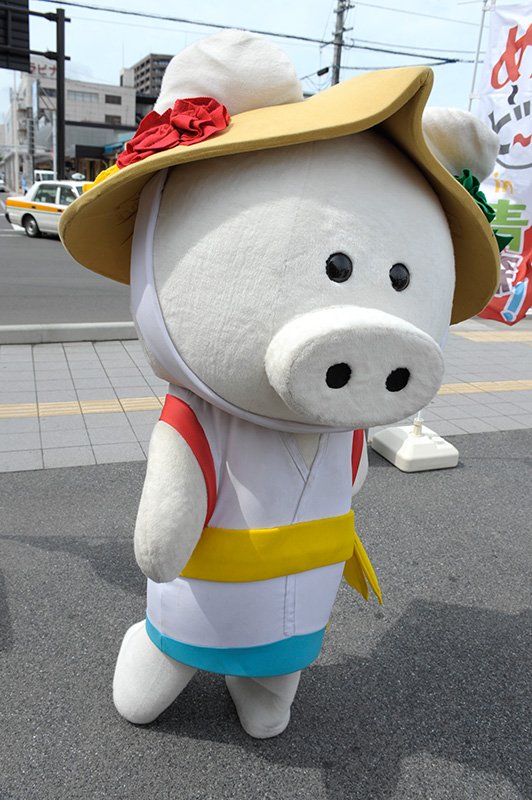 外国人が見た！ねぶた祭が生み出す熱気の渦