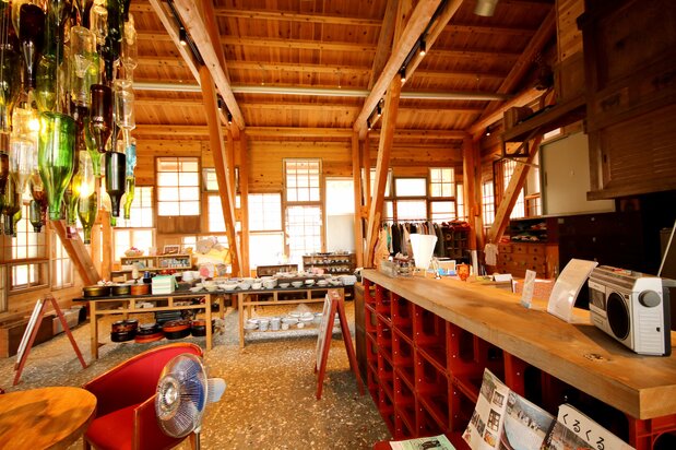 Le « Kuru Kuru Shop » ressemble à une boutique d’antiquités.