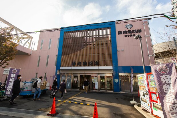波除神社前的海幸桥栋入口。海幸桥栋与小田原桥栋的3楼互联相通