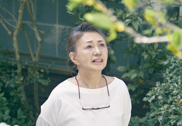 加賀まりこが息子想いの母親を好演 ©2021「梅切らぬバカ」フィルムプロジェクト