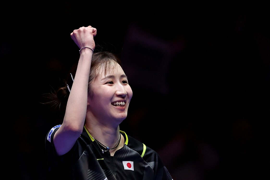世界選手権団体戦決勝で初めて中国の陳夢を破り、喜びの表情を見せる早田＝2024年2月24日、韓国・釜山（ロイター）