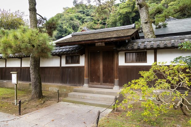 三溪が最期を迎えた隠居所の白雲邸(横浜市指定有形文化財)
