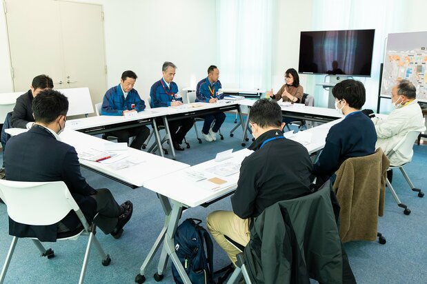 激しい議論はなく、参加者は落ち着いて発言していた