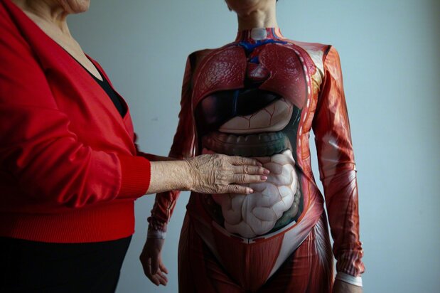 Avec ce justaucorps, on se rend davantage compte de ce qui se passe dans l’organisme, on voit comment os, muscles et organes sont reliés.