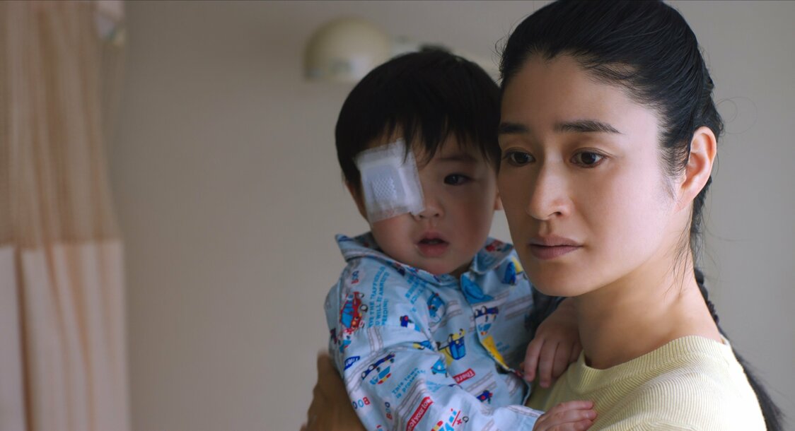 福島智在3歲喪失右眼視力　©THRONE / KARAVAN Pictures