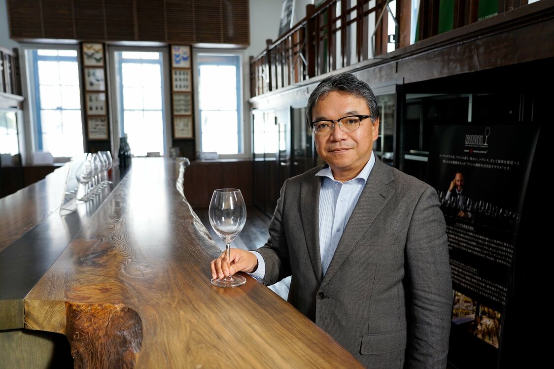 北海道葡萄酒教育研究中心主任曾根辉雄教授