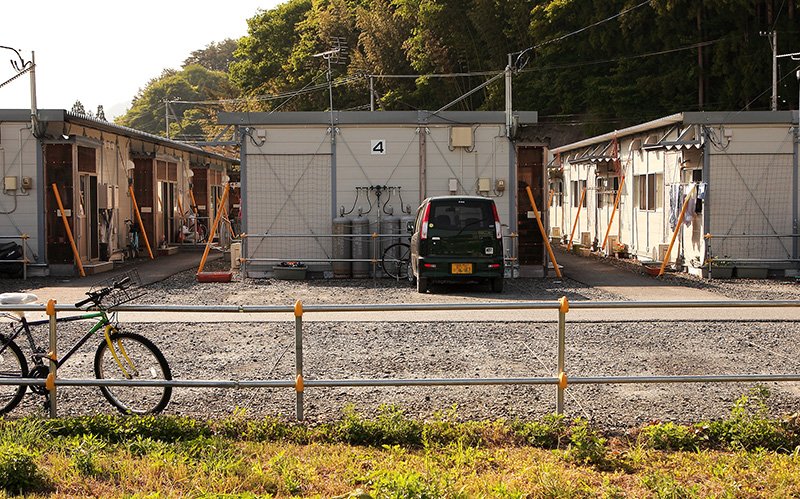 公营住宅建设进展缓慢，大量灾民依然生活在简易的临时住房中（摄影：KODERAKEI）