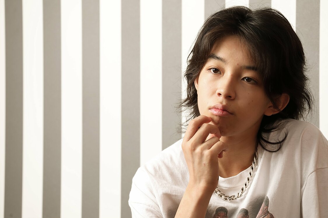 “Tarō the Fool” Star Yoshi Takes the World by Storm 