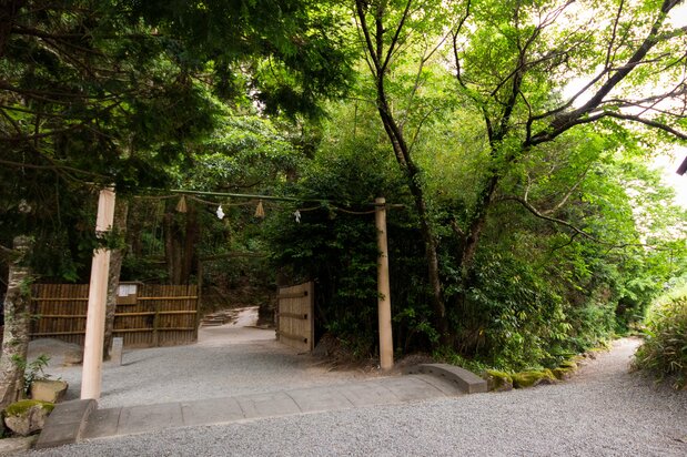 Entrance to the sacred grove <em>Sakusame no mori</em>.