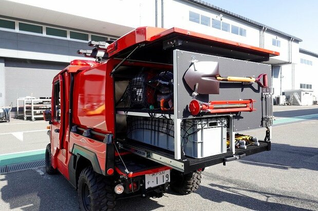 MORITA的四輪驅動的小型越野消防車「red ladybug」（筆者攝影）