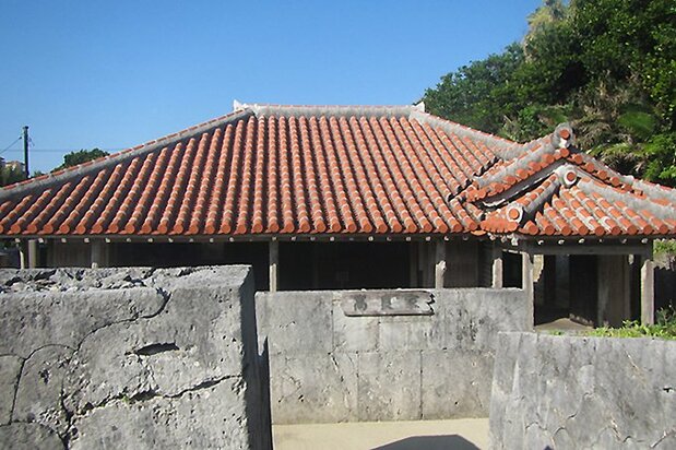 座间味岛的“高良家”,是与清朝做贸易的船主曾经居住的宅邸,现在为国家重要文化遗产(图片提供:环境省)