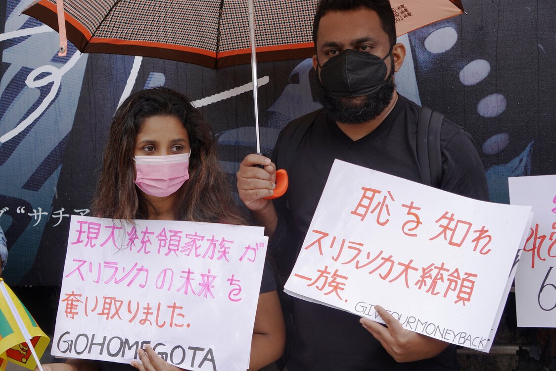 国を経済破綻の淵に陥れる大統領一家の排除を求める声は日に日に高まっている