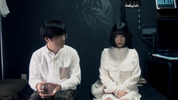 Emi le hace una inesperada revelación a Ichirō. ©2020 PFF Partners (Pia, Horipro, Nikkatsu) / Corporación PFF