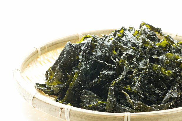 Wakame enzô (Pixta)