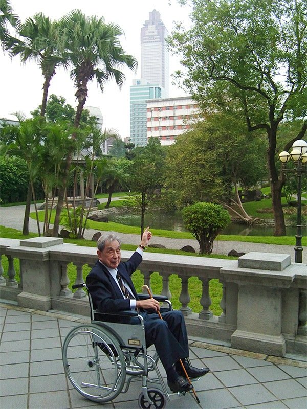 台北の新光ビルを望む、2010年（郭純氏提供）