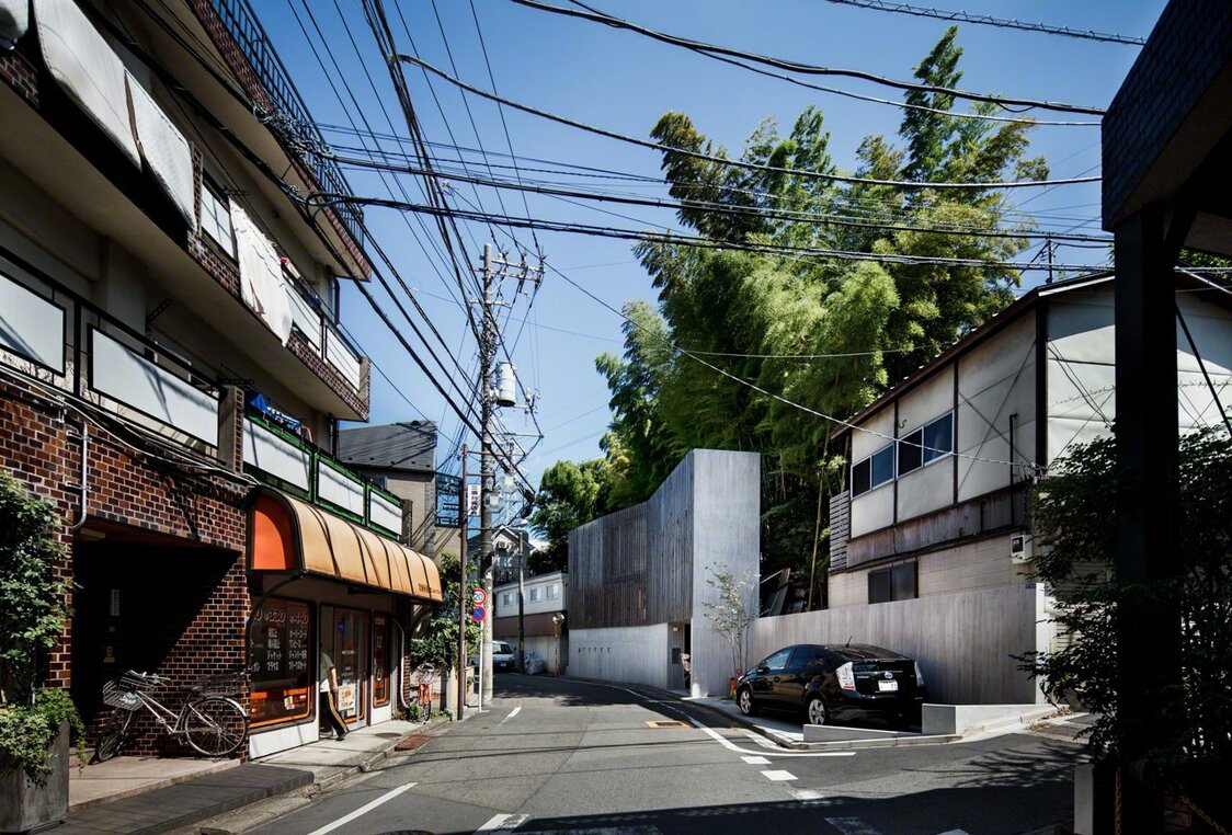 建物名：井の頭の家（設計：スタジオ・ノア 撮影：2011年7月13日）